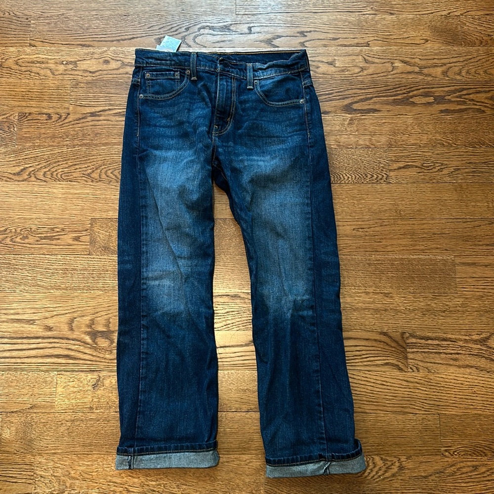 dark wash levi jeans
